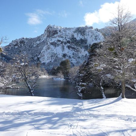 Rio Hermoso Hotel De Montana San Martín de los Andes المظهر الخارجي الصورة
