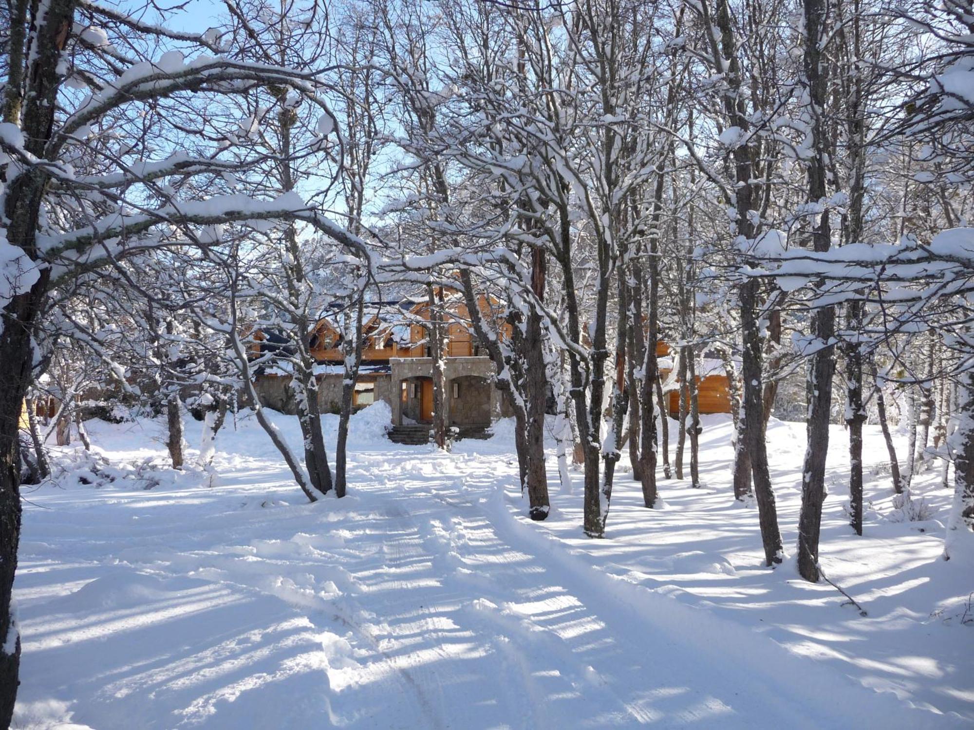 Rio Hermoso Hotel De Montana San Martín de los Andes المظهر الخارجي الصورة