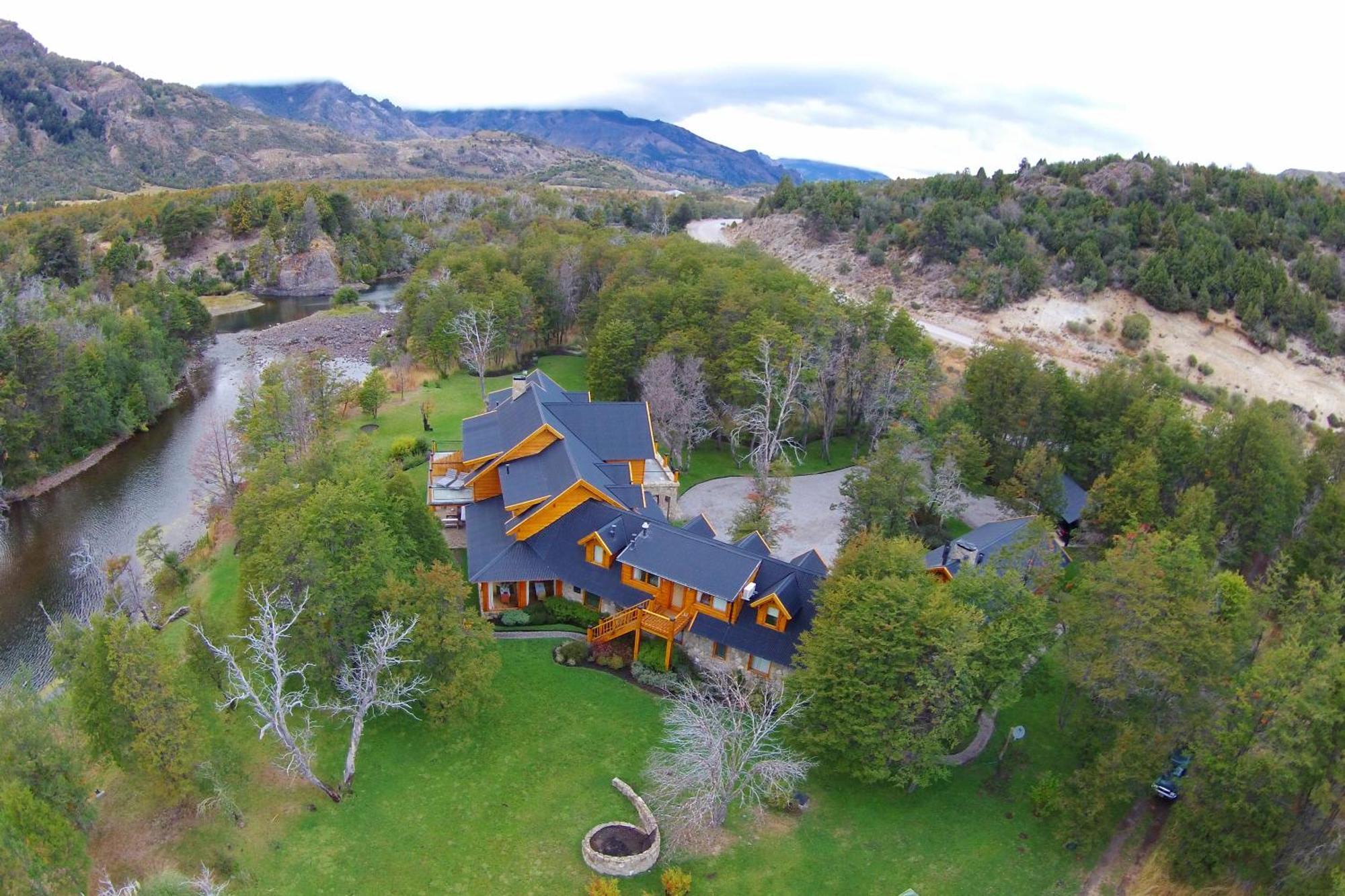 Rio Hermoso Hotel De Montana San Martín de los Andes المظهر الخارجي الصورة